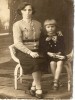 Zdjęcie mojej babci Zeni i mamy Mirosławy. Rok 1940.